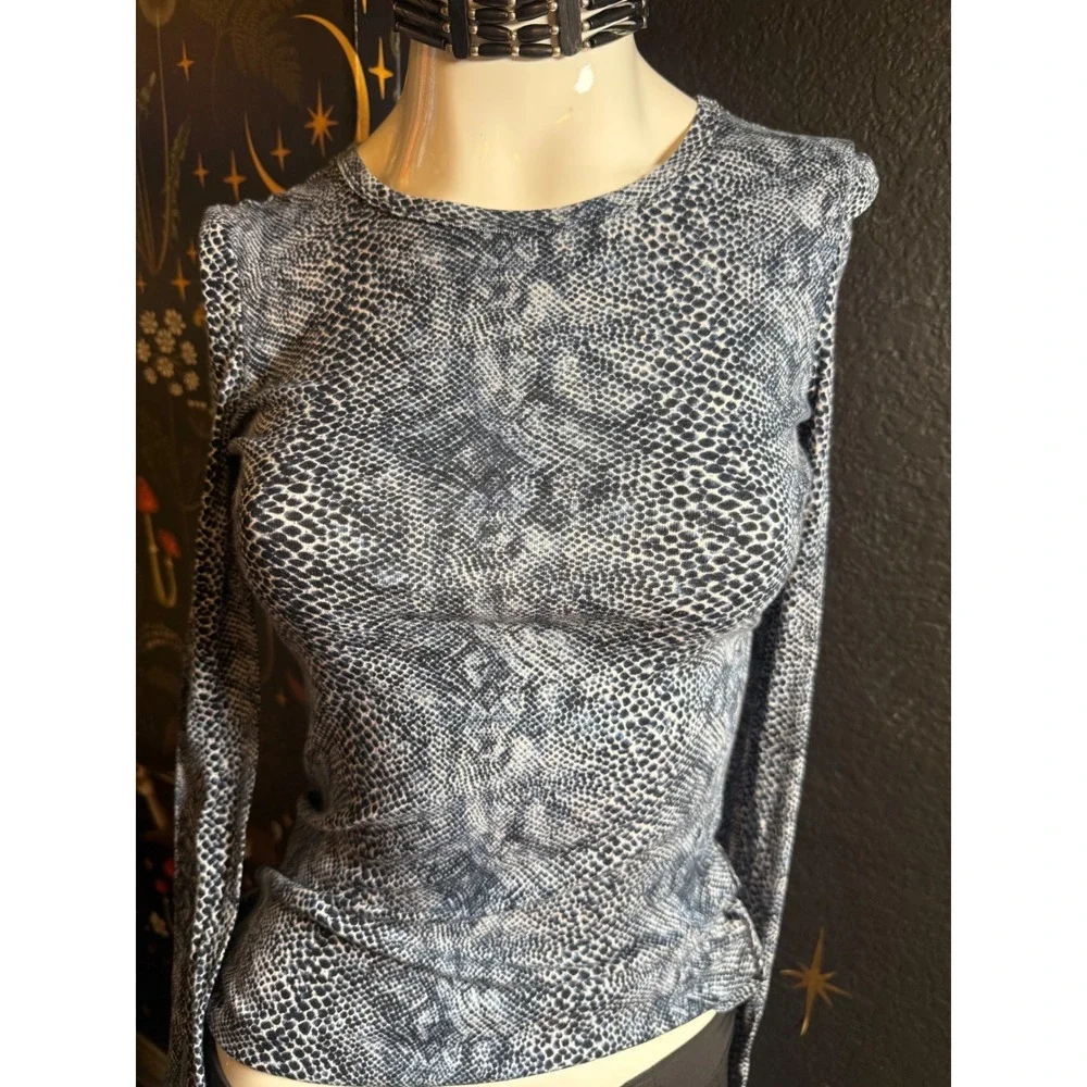 Tory Burch Blue Snakeskin Print Long Sleeve Cotton Top Style 31152146 Small